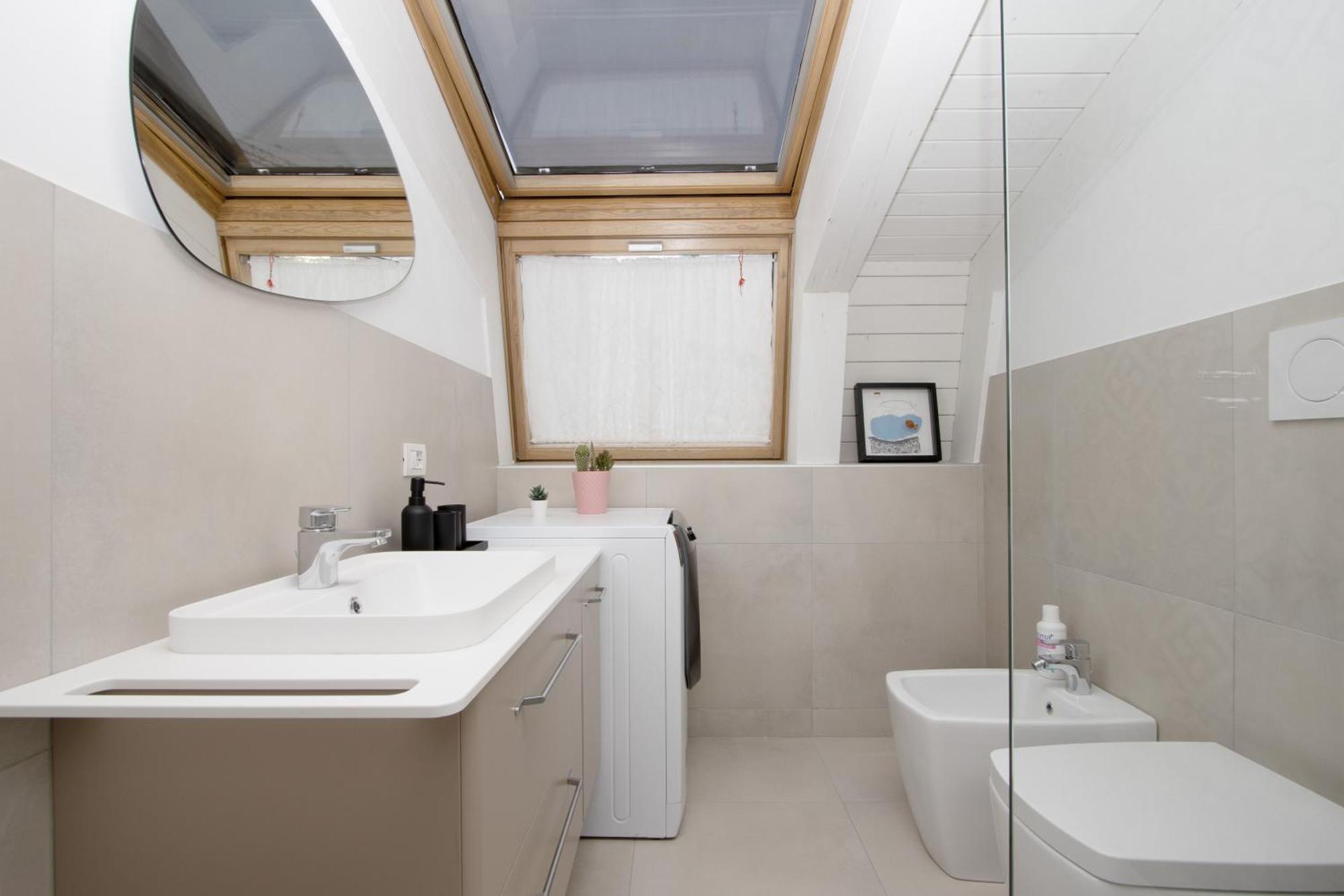 Penthouse With Patio & 2 Baths, 10 Min To Duomo Daire Milano Dış mekan fotoğraf